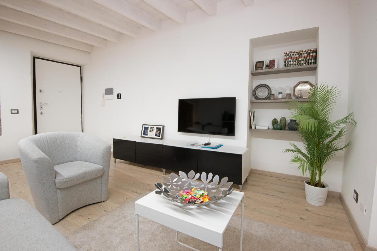 Larius Apartment โกโม ภายนอก รูปภาพ